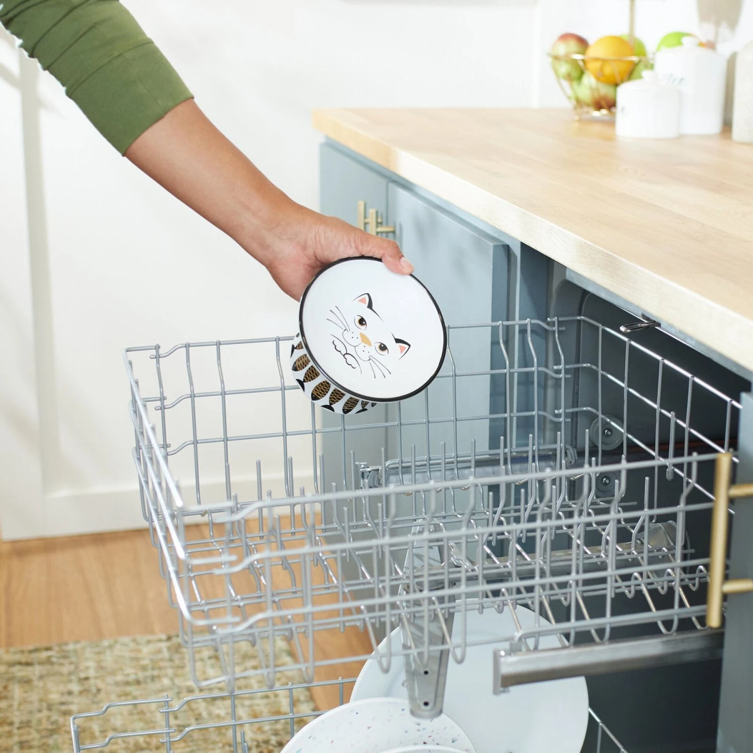 Frisco Cat Face Wide Shape Elevated Non-Skid Ceramic Cat Bowl - Image 5